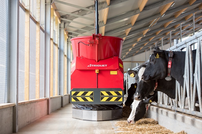 robot de alimentación sobre ruedas